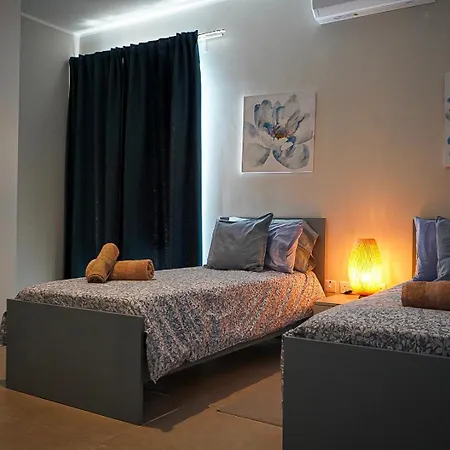 Spacious 3 Bedroom Located With Sea Views