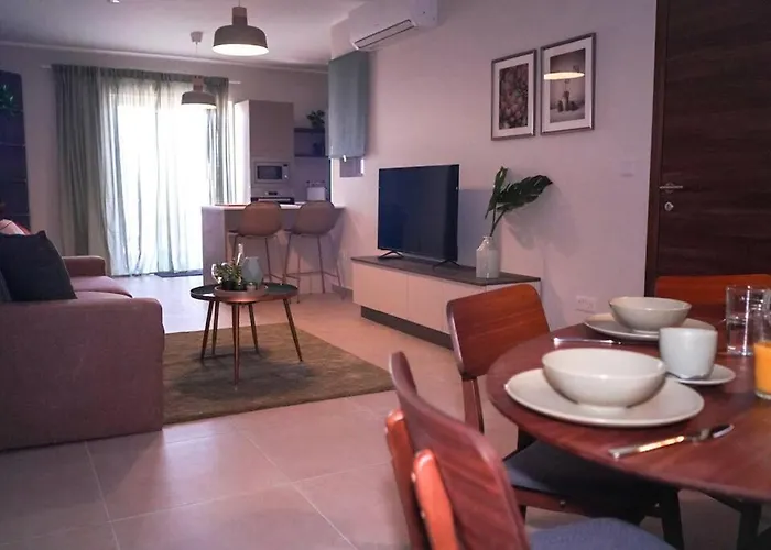 Spacious 3br Located With Sea Views Apartment *