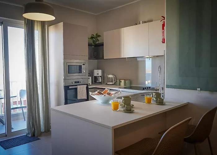 Spacious 3br Located With Sea Views