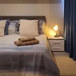 Spacious 3br Located With Sea Views Apartment *
