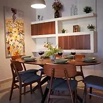 Apartment Spacious 3br Located With Sea Views