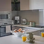 Spacious 3br Located With Sea Views