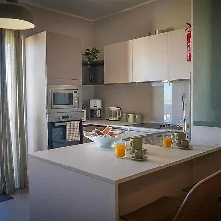 Spacious 3br Located With Sea Views
