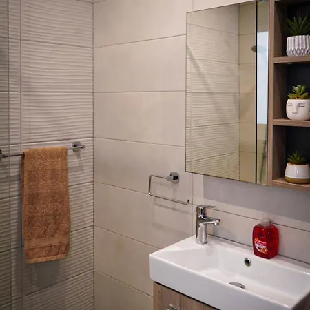 Spacious 3 Bedroom Located With Sea Views St. Paul's Bay