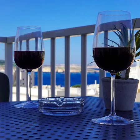 Spacious 3 Bedroom Located With Sea Views St. Paul's Bay