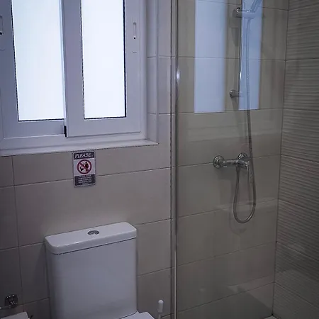 Spacious 3 Bedroom Located With Sea Views