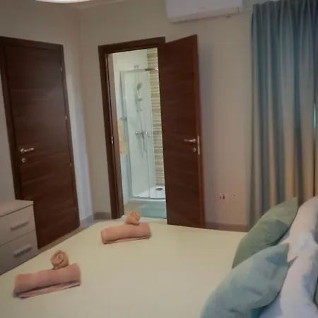 Spacious 3 Bedroom Located With Sea Views Apartmán St. Paul's Bay