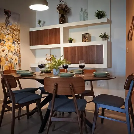 Spacious 3 Bedroom Located With Sea Views Apartmán St. Paul's Bay