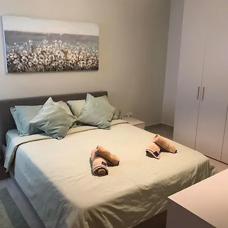 Spacious 3 Bedroom Located With Sea Views * St. Paul's Bay