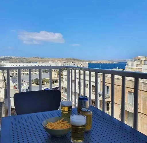 Spacious 3 Bedroom Located With Sea Views St. Paul's Bay