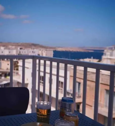 Spacious 3 Bedroom Located With Sea Views Apartament *