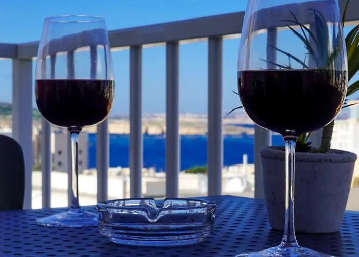 Spacious 3 Bedroom Located With Sea Views St. Paul's Bay