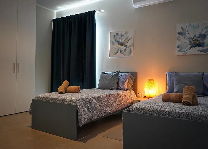 Spacious 3 Bedroom Located With Sea Views