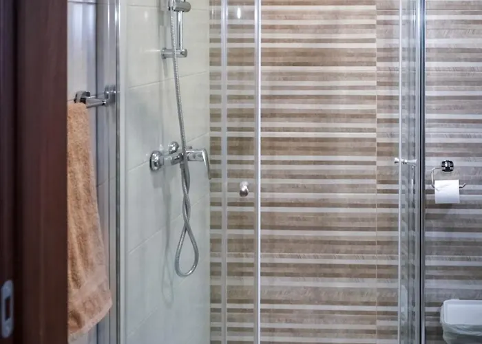 Spacious 3 Bedroom Located With Sea Views Apartament