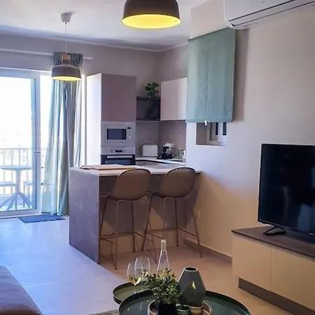 Spacious 3br Located With Sea Views